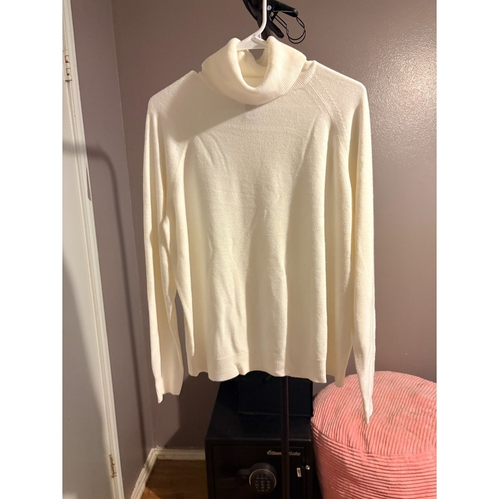 Carolyn Taylor Womens Turtleneck Knit Sweater L Cream Winter Classic Pullover